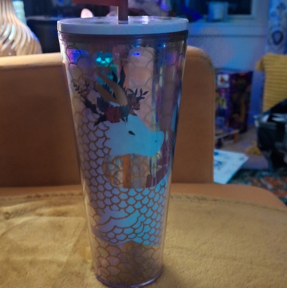 Limited Edition Starbuck cup. Year of the Dragon 2024 - Picture 3 of 5